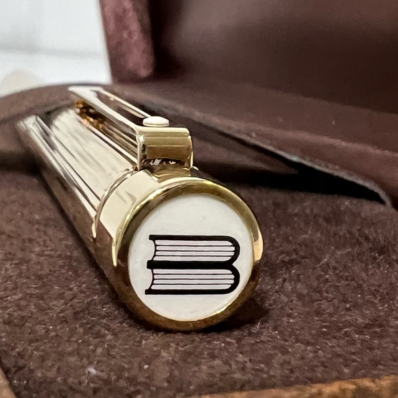 Sheaffer Gold Electroplated Pen - Picture 3 of 5